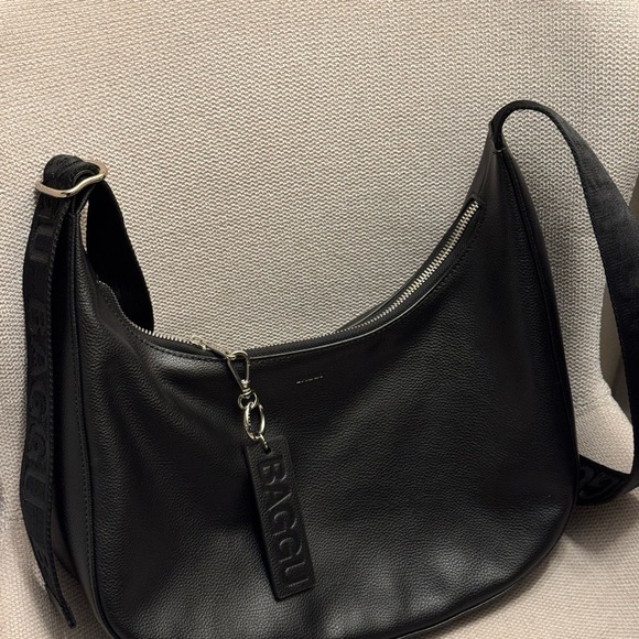 BAGGU Black Hobo Bag - Picture 1 of 4